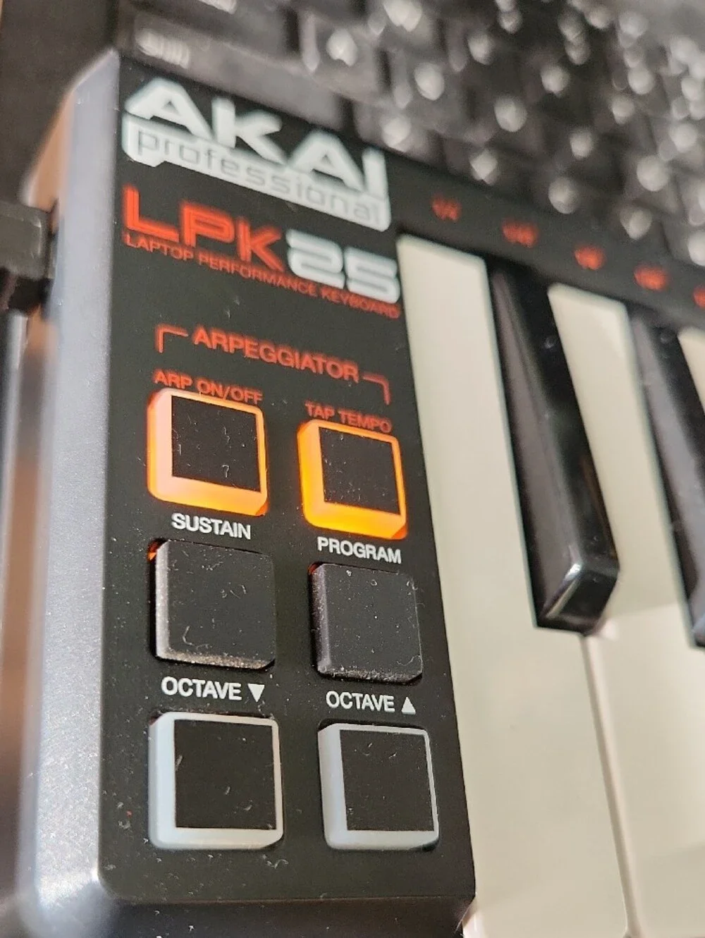 Akaiv akai lpk25